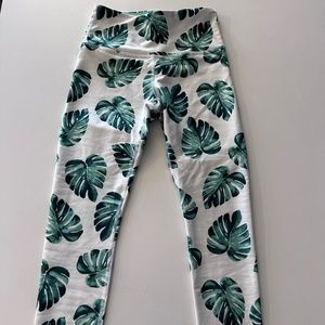 Green leaf leggings